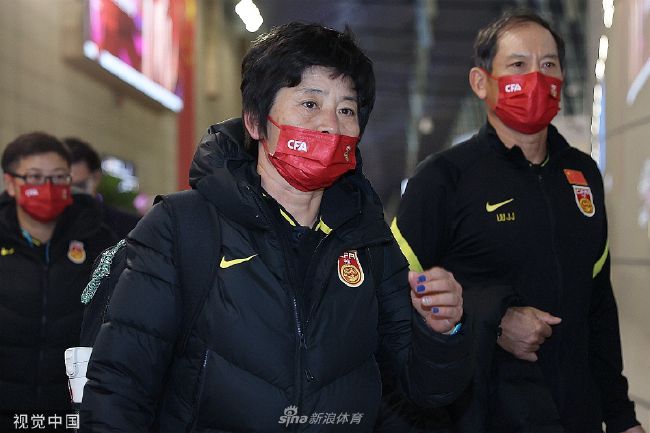 胸大边揉边从后面进去视频